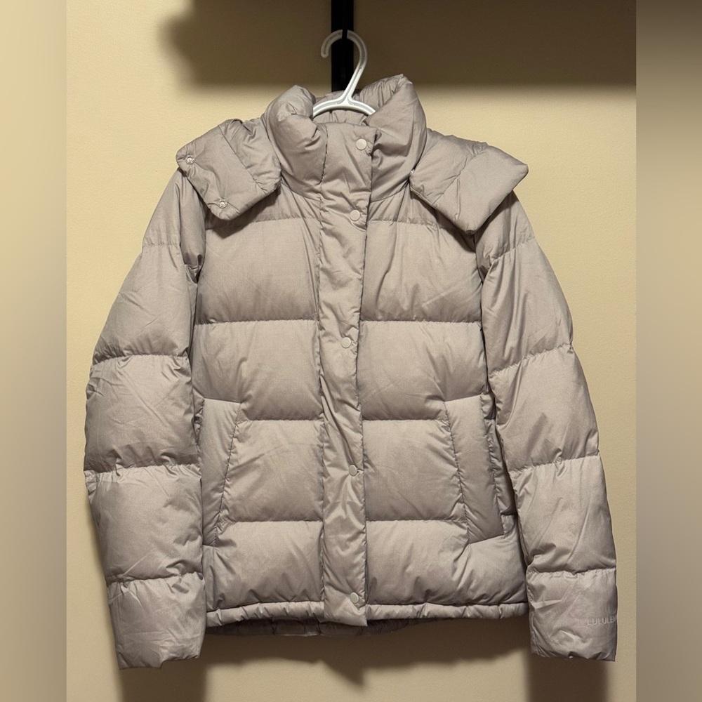 Brand New lululemon Raw Linen Wunder Puff Jacket - Size 6 (small)